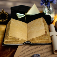 Imprimé à la main Mini Floral en cuir Grimoire rechargeable Livre des ombres, Vintage Witchcraft Spell Journal, Wiccan Pagan Gift