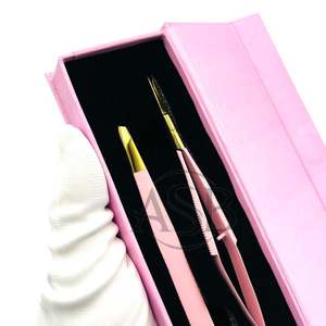 Pinzas de Cejas Profesionales de Acero Sostenible con Logotipo Personalizado en Oro Rosa, Puntas Inclinadas Hechas a Mano, Ecológicas, con Tijeras de Resorte - Product Image 3