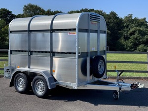 Remolque de transporte de ganado al por mayor Remolque de ganado y ovejas de gran oferta con chasis fuerte y precio de fábrica - Product Image 3