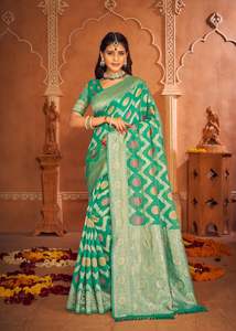 Dernier créateur Banarasi Silk Zari Weaving Border Saree by Fab Zonw Indian & Pakistanais Clothing - Product Image 4
