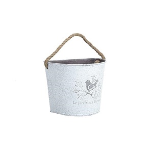 ถังโลหะติดผนังกระถางต้นไม้แขวนผนังวินเทจลายนูนแบบชนบทการปลูกดอกไม้ชุบสังกะสีสไตล์วินเทจสำหรับตกแต่ง - Product Image 1