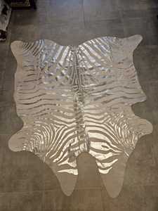 พรมและพรมปูพื้นลายนามธรรม ผลิตด้วยเครื่องจักร หนังวัวแท้สไตล์ตุรกีสมัยใหม่ ทนต่อคราบสกปรก สำหรับใช้ในบ้าน - Product Image 5