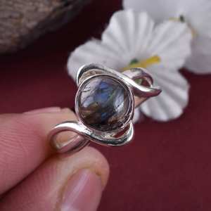 Bague en argent Labradorite élégante faite à la main pierre ronde bijoux de pierres précieuses en argent Sterling 925 femmes mode bague de mariage cadeau - Product Image 4