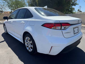 Toyota Corolla LE 2025 d'occasion en excellent état - Product Image 2