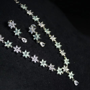 Elegante collar de latón con plata AD CZ perla única tendencia ojo pegadizo chapado en oro boda novias Collar para suministro a granel - Product Image 1