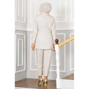 <b>Button</b>-Decorated Handkerchief Collar Detail Hijab Set 3-Piece Collection - Product Image 6