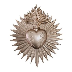 Corazón Sagrado de Metal Dorado Antiguo con Alas y Ángel, Arte Folclórico Mexicano, Milagros, Pediment de Pared, Decoración Religiosa al por Mayor - Product Image 2