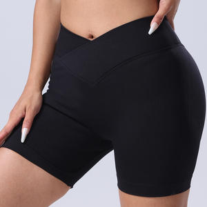 Shorts de yoga respirants taille haute sans coutures, coupe trois-quarts, effet galbant fessier, couleur unie - Product Image 4
