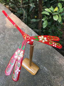 Juguete de Libélula de Bambú MÁS VENDIDO, Juguete Giratorio para Niños, Diversión al Aire Libre, para Festivales, Eventos Escolares y Momentos de Juego - Product Image 6