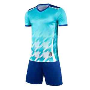 Ensemble maillot et short de football pour hommes Teamwear Design personnalisé disponible pour les tournois - Product Image 3