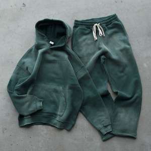 Survêtements d'hiver personnalisables fabriqués en usine, en coton de haute qualité, à col à capuche, design uni, conception OEM personnalisée, respirants et imprimés - Product Image 1