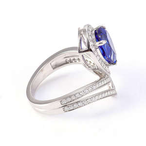 Bague double rangée tendance en forme de couronne en argent sterling 925 plaqué rhodium avec moissanite Josephine 3 carats certifiée GRA sertie à griffes - Product Image 4