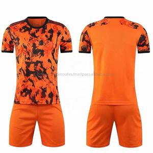 Ensemble maillot et short d'entraînement de football sublimés personnalisés Service OEM 100% polyester avec logo personnalisé et nom de l'équipe - Product Image 5