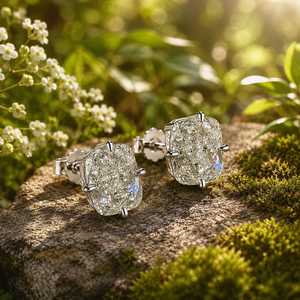 Pendientes de tuerca de plata de ley 925 con moissanita de corte cojín, engaste hecho a mano, VVS, estilo Iced Out, joyería de lujo para mujer - Product Image 1