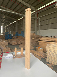 Poste de Escalera de Madera Maciza de Roble Rojo Resistente a la Humedad, Directo de Fábrica |   Barandilla de Columna Cuadrada para Villa Tradicional Ecológica - Product Image 3