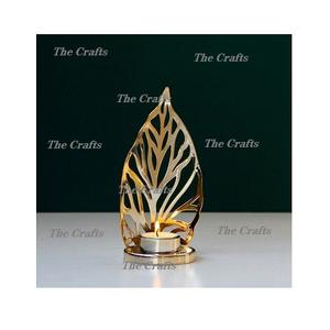 Ensemble de trois bougeoirs couleur or en métal de conception différente pour la décoration de la maison - Product Image 6