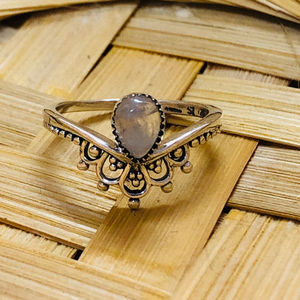2.7 Grams Moonstone <b>Statement</b> <b>Ring</b> Fine Jewelry with Oval Cut Rhodium Plated Gemstone for Everyday Wear and Lovers Pattern - Product Image 1
