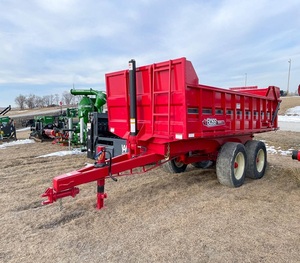 MEJOR VENDEDOR EN SUBASTAS PARA REMOLQUES NUEVOS/USADOS 2026 J-O-H-N B.M. Remolques agrícolas MFG T1500DB en venta - Product Image 3