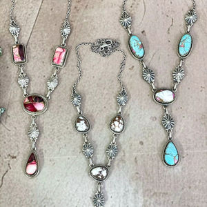 Hecho a mano plata esterlina rojo rosa Dalia caballo salvaje algodón caramelo turquesa collar Floral declaración joyería - Product Image 1