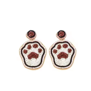 Pendientes de Lágrima con Cuentas de Fútbol Hechos a Mano, Diseño Intrincado, Joyería de Moda para Fanáticos del Deporte - Product Image 1