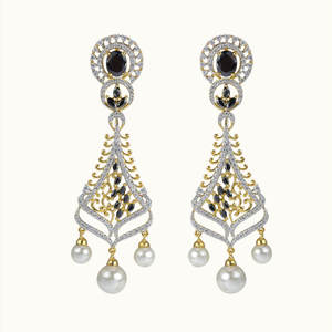 ต่างหูระย้าประดับมุกเทียมสองสีสำหรับผู้หญิงเครื่องประดับแฟชั่น - Product Image 1