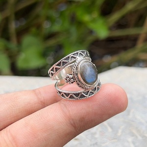 Bague en argent sterling Labradorite bijoux en cristal Boho faits à la main taille personnalisée bague de naissance cadeau unique pour les femmes - Product Image 4