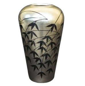 Vase à fleurs en fer design pour le style de la maison de luxe et l'affichage de jardin extérieur dans un look décoratif contemporain et intemporel - Product Image 4
