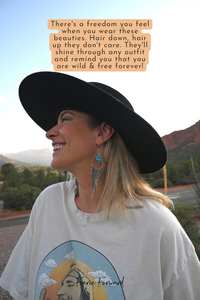 Boucles d'oreilles pendantes tendance en cristal turquoise, argent sterling plaqué or, avec design à franges, pour mariage et soirée - Product Image 2