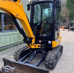 Mini-excavatrice sur chenilles JCB à haut rendement avec un système moteur puissant, livraison rapide disponible pour achat immédiat, acheter JCB Mini - Product Image 4