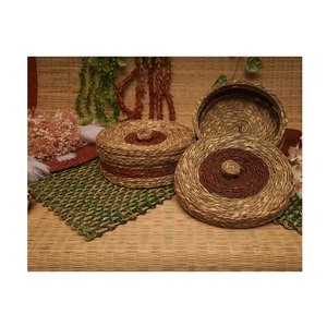 Cesta decorativa de hierba Sabai con tejido rústico tradicional hecho a mano para un almacenamiento elegante y un hogar sostenible ecológico - Product Image 2