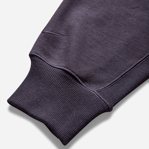 เสื้อฮู้ดดี้ผู้ชายสีดำเรียบแบบสวมหัว คุณภาพสูง ผ้าฝ้ายเฟรนช์เทอร์รี่ เหมาะสำหรับงานแบรนด์ดิ้งและสตรีทแวร์ - Product Image 2