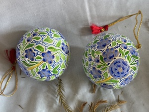 Festivo 8 cm papel Mache BOLA DE Navidad y adornos de árbol decoraciones de temporada navideña - Product Image 5