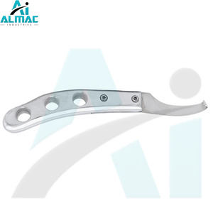 ALMAC Couteau à sabot supérieur Boucle de maréchal-ferrant Couteau ovale Couteau à sabot de cheval Lame en acier inoxydable Manche en bois de caoutchouc Coupe-sabot de cheval de bétail - Product Image 3