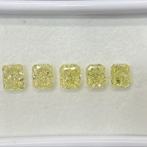 Diamante Suelto Natural de Alta Calidad, Color Amarillo Fantasía 1.24C, Corte Radiante Perfecto, Pulido EX, Simetría, Certificado 100% Diamantes - Product Image 1