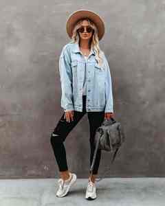 Nueva chaqueta de mezclilla sólida de otoño e invierno con acabado personalizado para mujer, letra bordada Regular Lisa desgastada lavada americana - Product Image 2