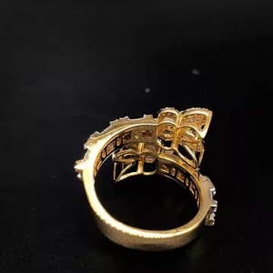Venta caliente Lab Grown Radiant Cut Diamond IGI Certified 925 Sterling Silver Chapado en oro Hip-hop Style Anillo de compromiso para hombres - Product Image 4