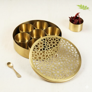Organizador de Especias de Latón de Primera Calidad con Vasos Interiores Separados |   Dabba Tradicional para Almacenar Masala para Cocina India - Product Image 2