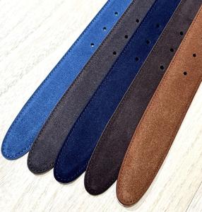 Ceinture en cuir véritable pour homme |   Finition en daim bleu premium |   Boucle classique à ardillon |   Fournisseur en gros OEM |   Divine International - Product Image 2