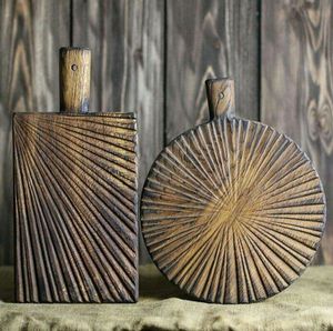 Planche à découper en bois brûlé avec sculpture rayonnante Décor de cuisine rustique unique Plateau de service en bois écologique - Product Image 4