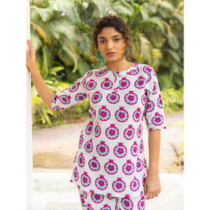 Top bohème chic en lin brodé pour femmes - Coupe ample, col asymétrique à volants longs - Product Image 1