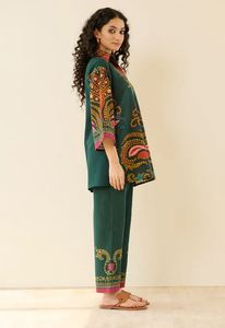 Conjunto de dos piezas con estampado floral de color único Top de estilo con cuello en V y pantalón de piernas anchas Conjunto de algodón de la mejor calidad Precio al por mayor a granel - Product Image 3