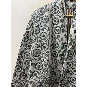 Chaqueta de Pana Crema Daisy Dream con Bordado Floral de Bosque, Reversible, Estilo Bomber Varsity, Talla XL, para Primavera/Invierno - Product Image 3
