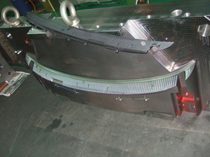 Componentes metálicos Estampados de Precisión de alta calidad para moldes Automotrices - Product Image 4