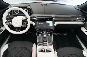 SCFUMCHV9TGK60904 2026, Auto Deportivo Convertible de Lujo, Grado Industrial, Tracción Trasera, Motor V12 de 6.0L, 715hp, 900Nm de Torque, Velocidad Máxima 330km/h, Bajo Kilometraje, OEM - Product Image 4