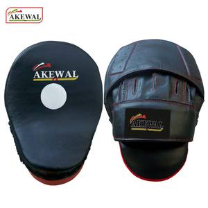 Vente en gros de coussinets de mise au point noirs personnalisés pour la boxe et le kickboxing en cuir de vachette de haute qualité - Product Image 2