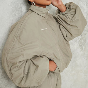 Ensemble survêtement coupe-vent pour femme sur mesure OEM, 100% nylon, surdimensionné, deux pièces, veste et pantalon de survêtement, ensemble coupe-vent pour femme - Product Image 4