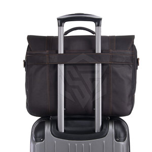 Venta al por mayor de alta calidad 100% bolsas de cuero puro bolsas para portátiles bolsas impermeables para hombres y mujeres personalizadas - Product Image 6