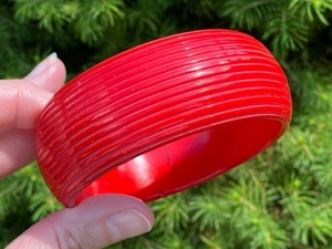 Brazalete de resina hecho a mano con diseño de cuentas en forma redonda Tamaño personalizado disponible a un precio asequible - Product Image 2