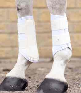 Bottes de brossage pour chevaux fabriquées sur mesure au Pakistan, bottes de protection absorbant les chocs avec soutien complet des tendons et des jarrets, bottes de brossage - Product Image 4