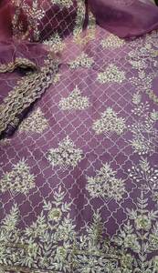 Designer moderne non cousu brodé à la main de haute qualité Protection solaire Indian Fashion-Forward Costumes pour femmes Style traditionnel - Product Image 2